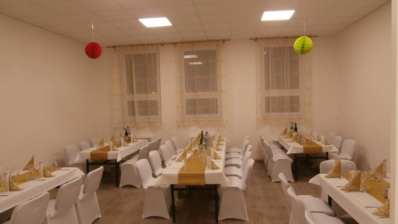 Fotografia fotogalérie Fotky ples Mirkovce