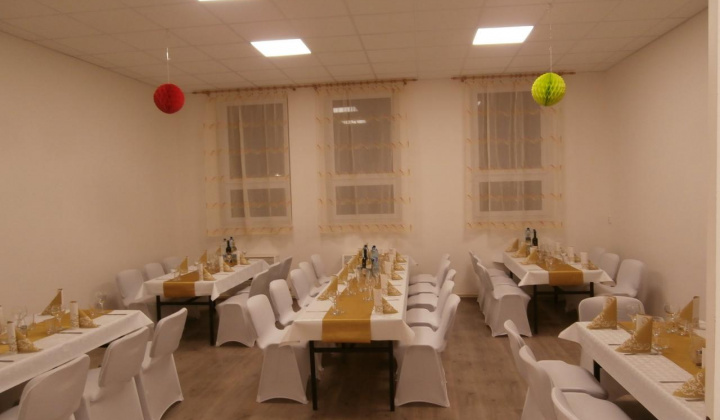 1. fotografia fotogalérie Fotky ples Mirkovce